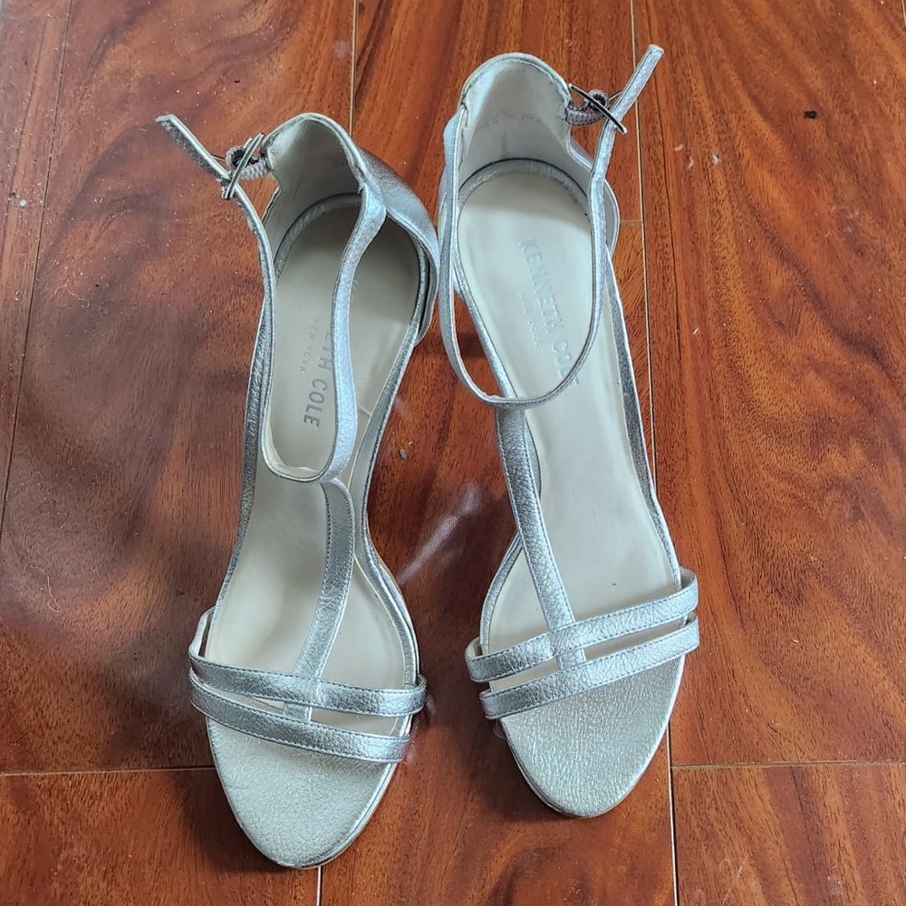 Silver Kenneth Cole sandals size 9 (never worn)